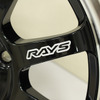 ロゴなどを切削する“RAYS ADVANCED MACHINING TECHNOLOGY（通称：A.M.T. ）”