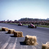 チームメイトのルイジ・ファジオーリをリードするジュゼッペ・ファリーナ（1950年、F1イギリスGP）