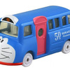 ドラえもんもトミカも50周年、オリジナルデザインのラッピングバス発売へ