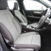 ボルボ XC40 B4モメンタム