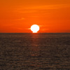 東シナ海に沈む夕日。九州西海岸はサンセットビュースポットの宝庫だ。