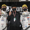 GT300クラスポールポジションを獲得したK-tunes RC F GT3の、左から新田守男、影山正彦監督、阪口晴南