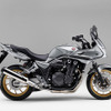ホンダ CB1300スーパーボルドール（ベータシルバーメタリック）