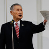 謝罪会見する東京オリンピック・パラリンピックの大会組織委員会の森喜朗会長