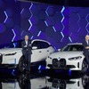 BMW iX と i4