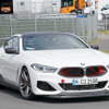 BMW M8をベースとした謎の開発車両（スクープ写真）