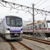 東京メトロ半蔵門線に新型車 18000系（向かって左。右は8000系）