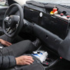 BMW 7シリーズ 次期型、タッチセンサー付きハンドル＆湾曲デュアルディスプレイをスクープ