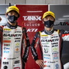 GT300クラス予選トップの平中克幸（左）と安田裕信（右）