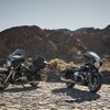 BMW R18トランスコンチネンタル（左）とBMW R18B