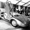 フランクフルトモーターショー1975に展示されたランボルギーニ・カウンタック。当時の価格は10万4000ドイツマルク。