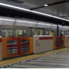 京王線新宿駅のホームドア。停車位置がずれた場合でも開けることを基本とするが、転落防止などを考慮しながら、適切な取り扱いをすることが指示されている。