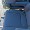 助手席リフトアップシート：座面の右端にはシートの前後位置、リクライニングの調整スイッチが用意されている。