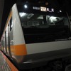 2020年元日に運行された中央線の終夜臨時列車。写真は東京駅のE233系だが、今回の運行では新宿以東が緩行線のみとなり、東京駅の中央線快速ホームには発着しない。