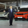 豊田章男社長がトヨタのバッテリーEV戦略を発表