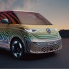復活のワーゲンバス、3月9日デビューへ…VWのCEOが発表