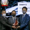 ユーザーが選ぶ「JAPAN CAR AWARDS」はBRZ/GR 86、授賞式に豊田社長が飛び入り…東京オートサロン2022