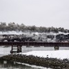 釧路川を渡る標茶行きの『SL冬の湿原号』。根室本線釧路～東釧路。2015年3月8日。