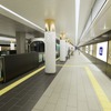 「ジャポネスク」をコンセプトとした中央線谷町四丁目のリニューアルデザイン。「次世代への新たな美として世界へ発信する駅」をテーマとしており、大阪城に近い駅らしく、柱や壁に和のグラフィックを表現する。