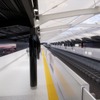 「ステーション アート」をコンセプトとした中央線弁天町駅のリニューアルデザイン。大阪・関西万博やIRなどで利用者が増加することを見込み、明るく使いやすい駅とする一方、アートを体感できるよう、大型のデジタルサイネージを用いて照明や映像による演出を加える。