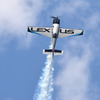 エアレースパイロットの室屋義秀選手のデモンストレーションフライト