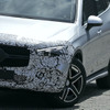 メルセデスベンツの主力SUV『GLC』、新型発表は間近!? ボディはさらに大型化