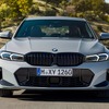 BMW 3シリーズ セダン 改良新型、表情変化…欧州発表