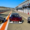 ポルシェ 718 ケイマン GT4 eパフォーマンス と ミッションR（中央）