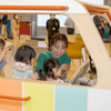 子供大好きな鈴木あきえさんらしく、イベント終了後にも関わらず、乗り込んでいた一般のお客様の子供たちと楽しそうに遊んでいた。