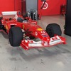 ピットに展示されたF1マシン