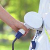 テラモーターズが商業施設にEV充電インフラ100基を無料設置
