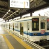 2021年4月に自動運転の検証が始まった東武大師線。東武鉄道ではJR東日本と共同でGoA3の自動運転を目指しており、2022年3月には夜間における前方障害物検知システムの検証が行なわれた。