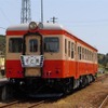 キハE120-2にはこの朱色とクリーム色のツートンカラーが施される。写真は、朱色とクリーム色だった時代のいすみ鉄道キハ52 125。