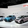 BYD、日本の乗用EV市場に参入：ドルフィン（右）、アット3（中央）、シール（左）