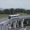 愛知高速交通東部丘陵線を走る100形。「09編成」は前面に「09」の文字が入る。