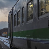 函館本線掛澗駅での列車交換。