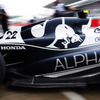 レッドブル、アルファタウリのF1マシンには来季2023年も「HONDA」のロゴが入る（写真は2022年F1日本GP、#22 アルファタウリ）。