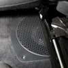 シート下の純正ウーファーユニットが設置されているスペースにはフォーカルのISUB BMW4をビルトイン取り付けする。