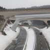 雪の高速道路