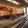 大多喜駅検修庫内のキハ28 2346。今後は後ろのキハ52 125が国鉄型気動車として残る。