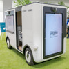 室内や車体側面には高精細ディスプレイがビルトインされている。