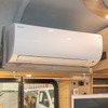 （参考画像）家庭用エアコンを装備したキャンピングカーの室内