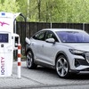 電気代の低い時間帯に充電可能に…アウディの電動SUV『Q4 e-tron』欧州仕様、無線ソフト更新へ