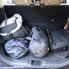 リアシートバックを立てた状態で荷室を最大に拡張。荷物は大量に積める。