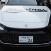 新型クラウンのバイトーンカラーを生かしたデザインの千葉ロッテの新オフィシャルカー