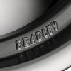 「BRADLEY」の鋳出し文字