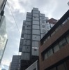 解体前の中銀カプセルタワービル（北東側から。2021年4月）