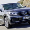 VWの最上位SUV『トゥアレグ』に改良新型、表情一新…欧州で発表
