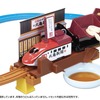 打ち立て！おとどけ！丸亀製麺×プラレール　(c) TOMY / (c) 2023 TORIDOLL Holdings Corporation.