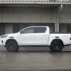 DEVIDE UP210 TOYOTAハイラックス用実装例（アップ量：F +40mm）